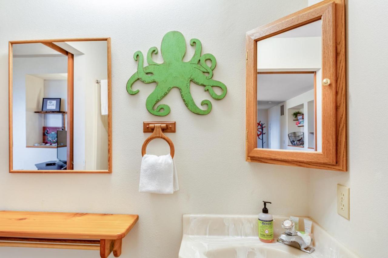 Octopus Den Купвил Екстериор снимка